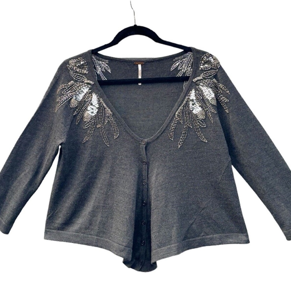 FREE PEOPLE Charcoal Gray Beaded Cropped Cardigan size Medium